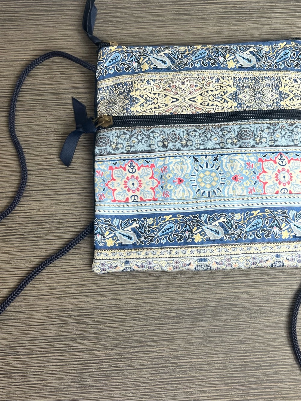 Derin City Sling Crossbody Bag
